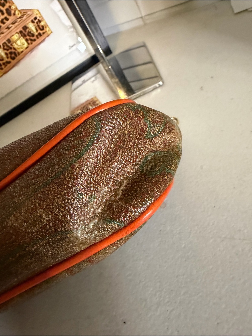 ETRO Paisley Leather Shoulder Bag | Authentic | Pre-Loved - Picture 4 of 9